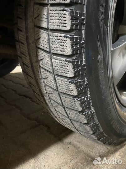 Bridgestone Blizzak Revo GZ 215/65 R16 98S