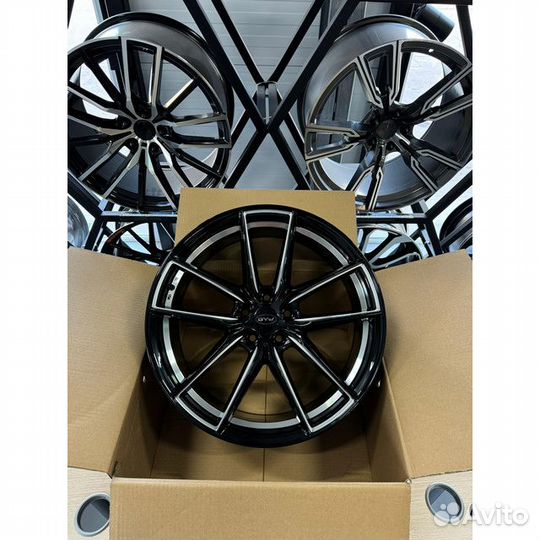 Диски R20 на BMW Vossen