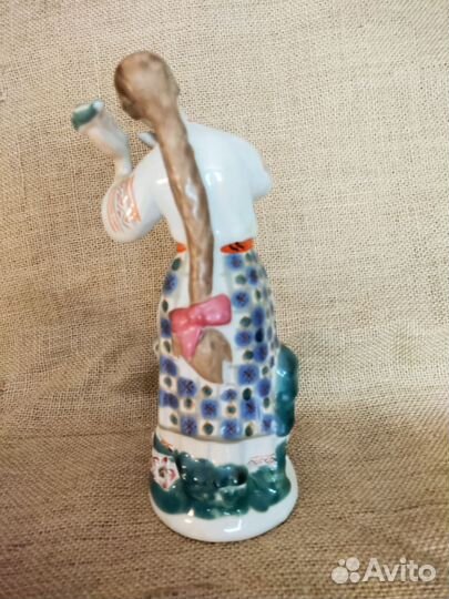 Статуэтка Калинонька девушка с калиной. Полонне