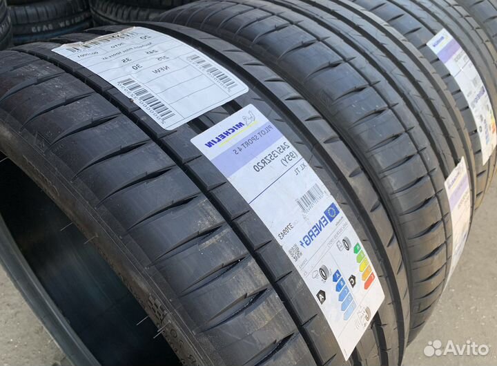 Michelin Pilot Sport 4 S 245/35 R20 и 275/30 R20 95Y