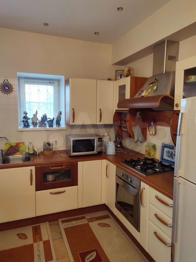 Дом 260 м² на участке 6,4 сот.