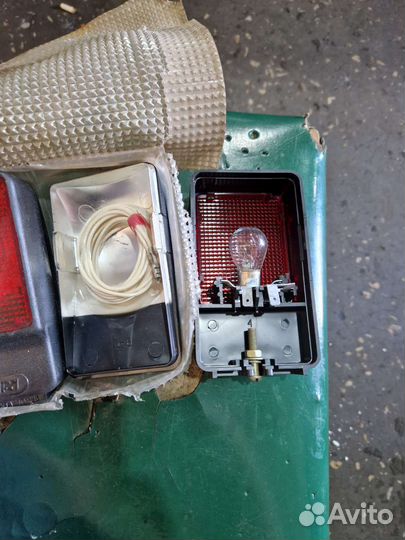 Доситор. доп сигнал тормозов оригиналы 1990г