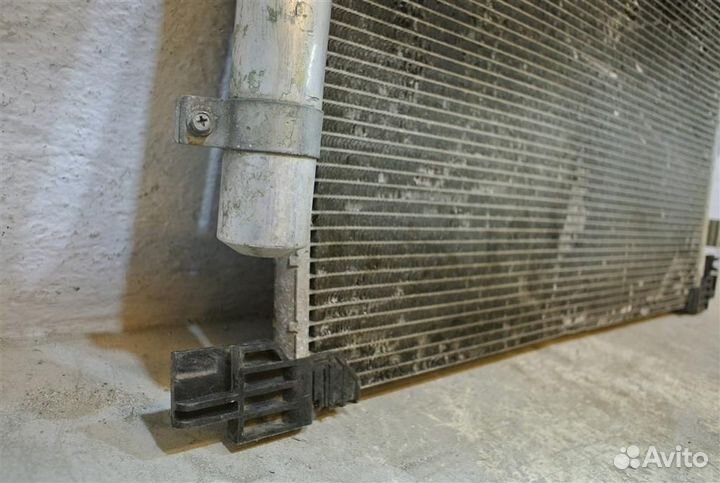 Радиатор кондиционера (конденсер) Mitsubishi Outl