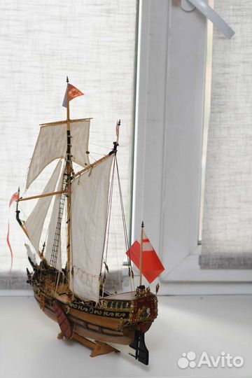 Деревянная модель корабля