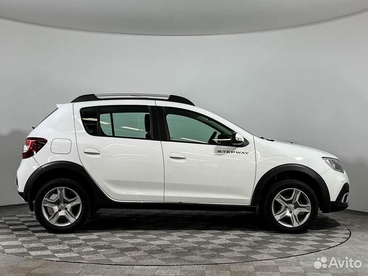 Renault Sandero Stepway 1.6 AT, 2021, 49 800 км