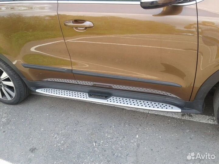 Пороги подножки c логотипом Kia Sportage 4