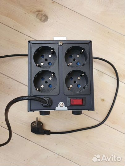 Стабилизатор напряжения