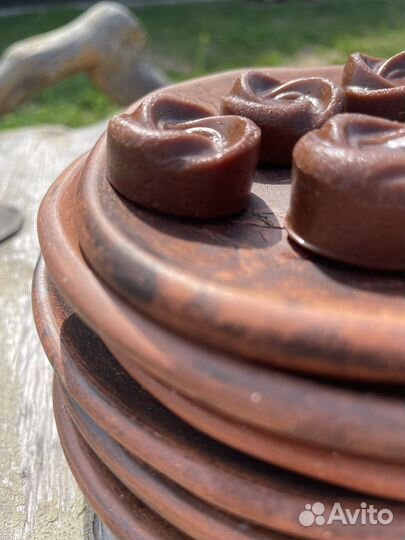 Тарелки и блюдца