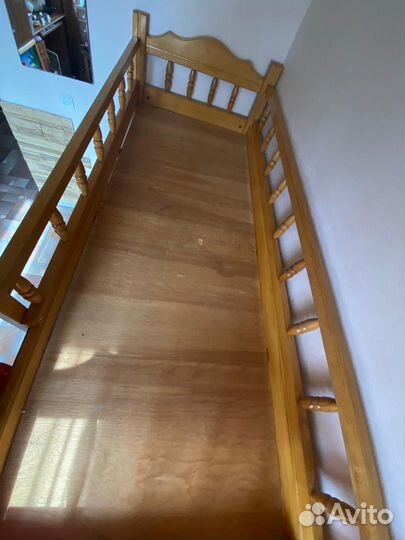 Кровать двухьярусная из массива бука 100%