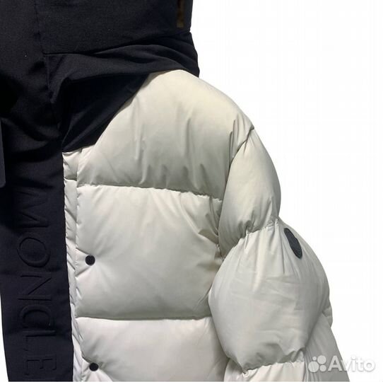 Белый Пуховик Moncler
