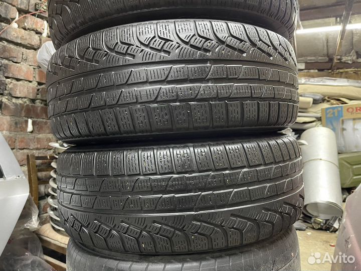 Pirelli Winter Sottozero 210 225/60 R17