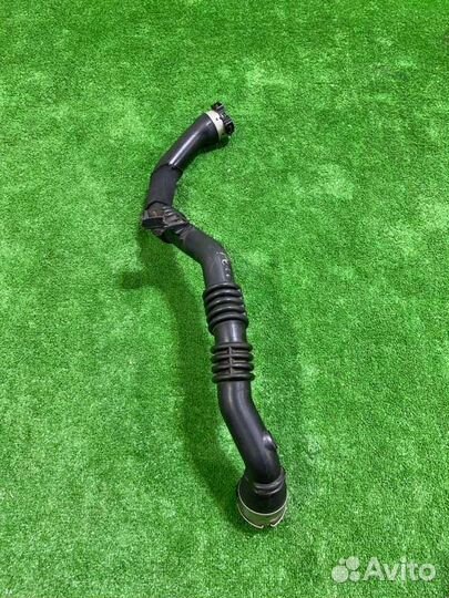 Патрубок охлаждения Mercedes-Benz A 177 608.915