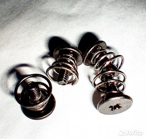 Винт пружинный для видеокарты