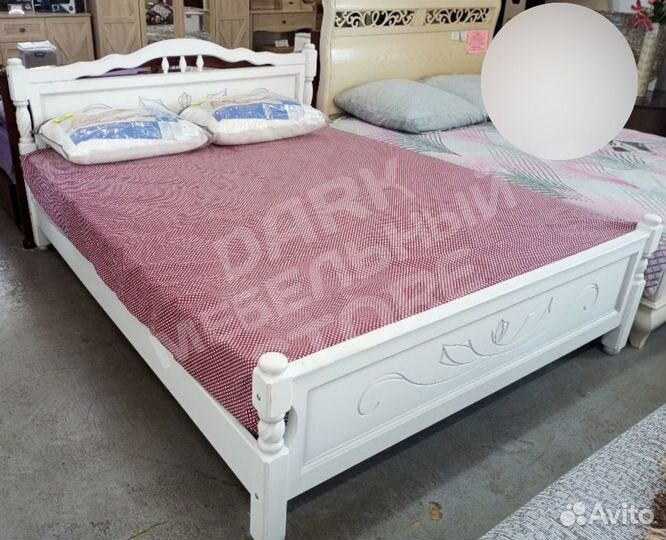 Кровать массив