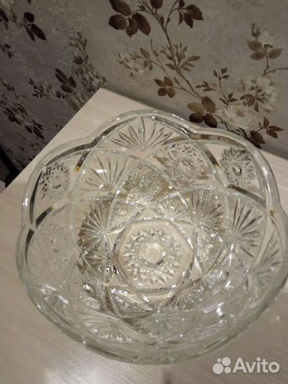 Хрустальная ваза
