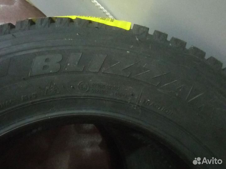 Bridgestone Blizzak W810 195/70 R15 104