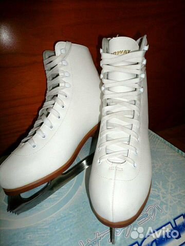 Коньки новые р. 39 фигурные (стелька 25,5 см)