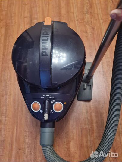 Моющий пылесос Philips