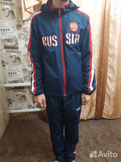 Спортивный костюм