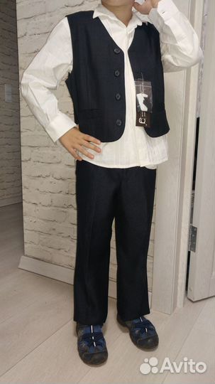 Костюм 122 брюки, жилет, рубашки