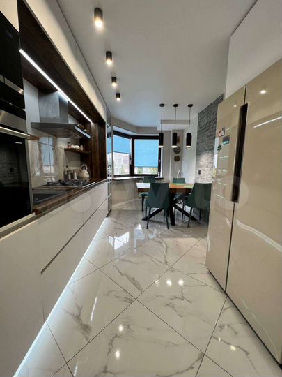 4-к. квартира, 132 м², 5/5 эт.