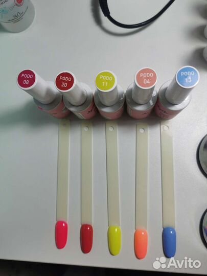 Цветная база для педикюра Луи Филипп