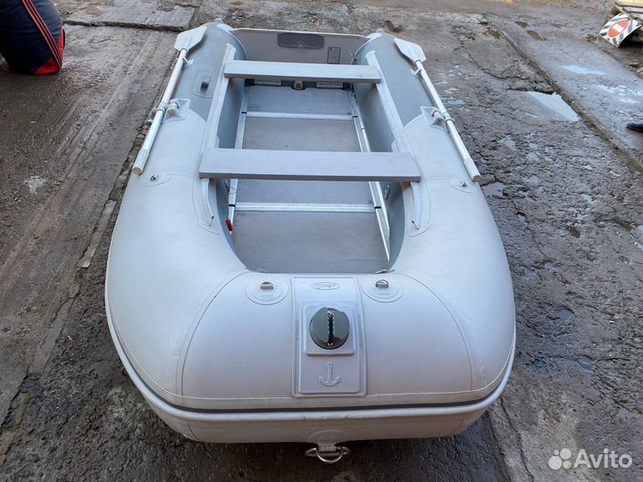 Лодка Badger FL330 в отличном состоянии