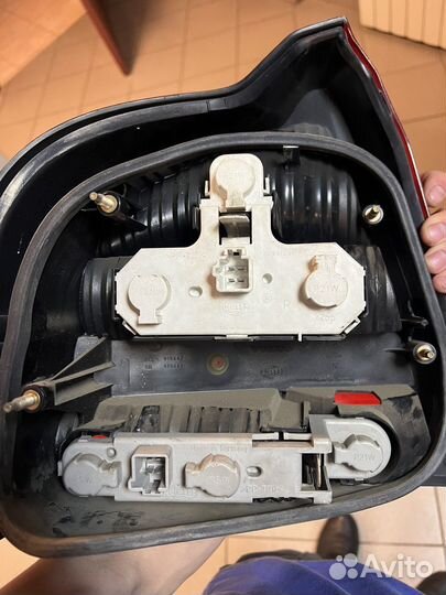 Фонарь задний правый volvo s80