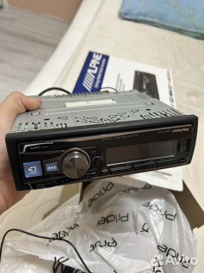 Поодаю магнитолу Alpine UTE-92 BT