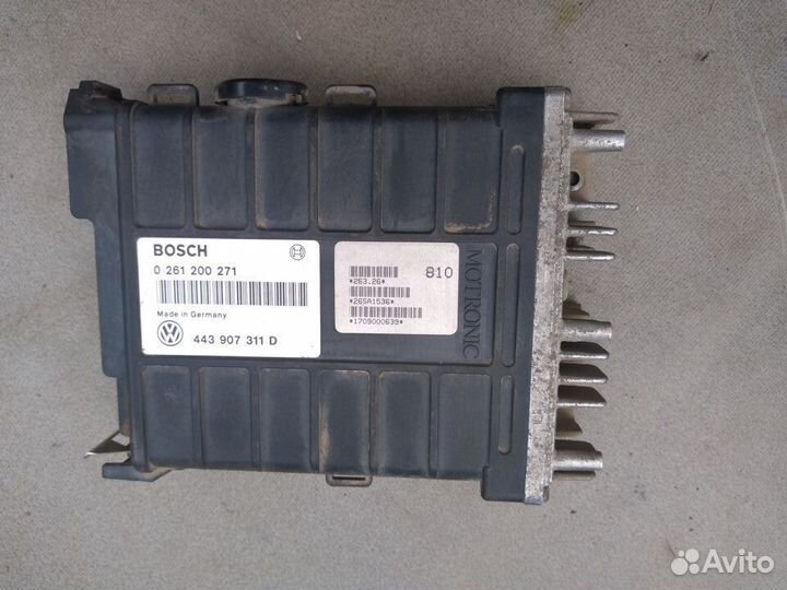 Блок управления двигателем VW Passat B3 1988-1993