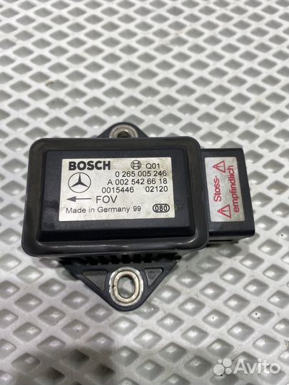 Датчик ускорения Мерседес W211