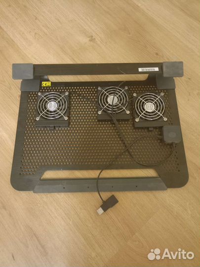 Подставка с охлаждением