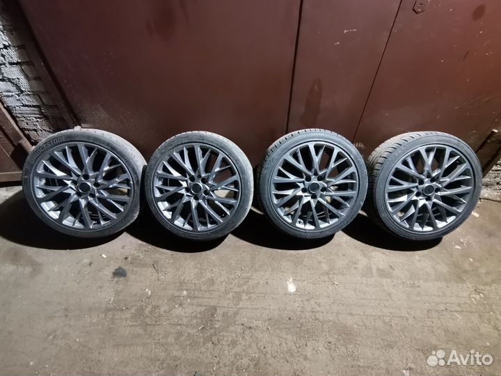 Колеса в сборе r18 летние 5 112 VAG