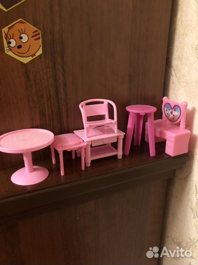 Мебель для кукольного домика