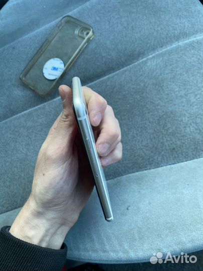 iPhone SE (2020), 128 ГБ