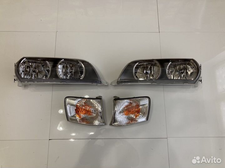 Фара (комплект) Toyota Chaser (1996-2001)