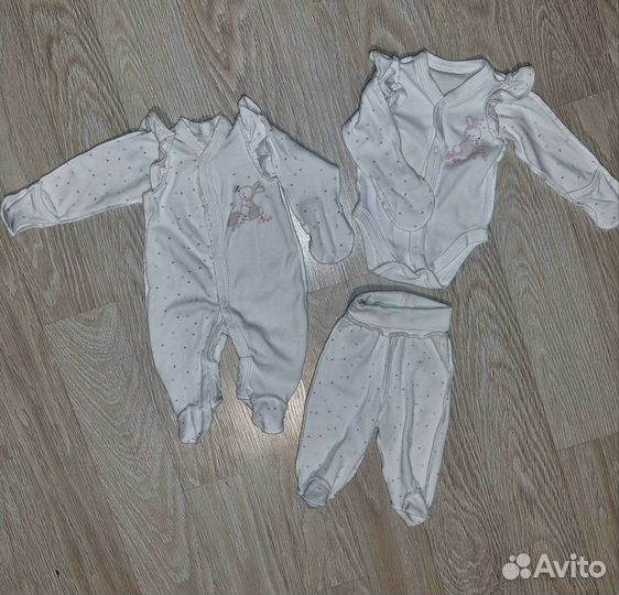 Комплект на выписку для девочки