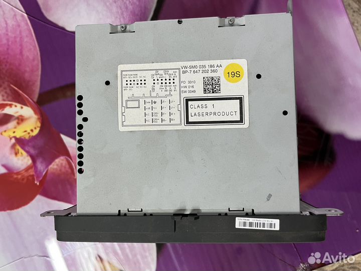 Продам магнитолу на фольксваген тигуан