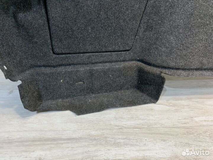 Обшивка багажника левая Skoda Superb 2002-2008