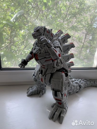 Большая фигурка Мехагодзиллы