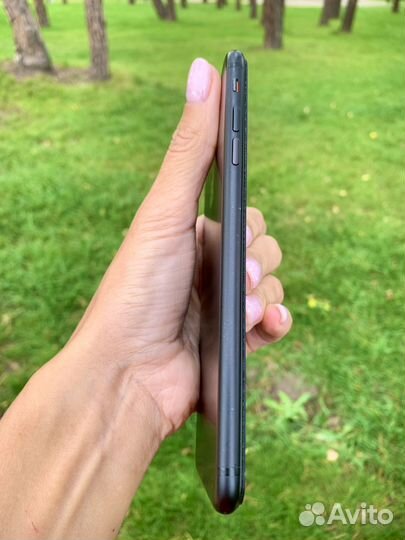 Телефон iPhone 7 plus 128 gb идеал