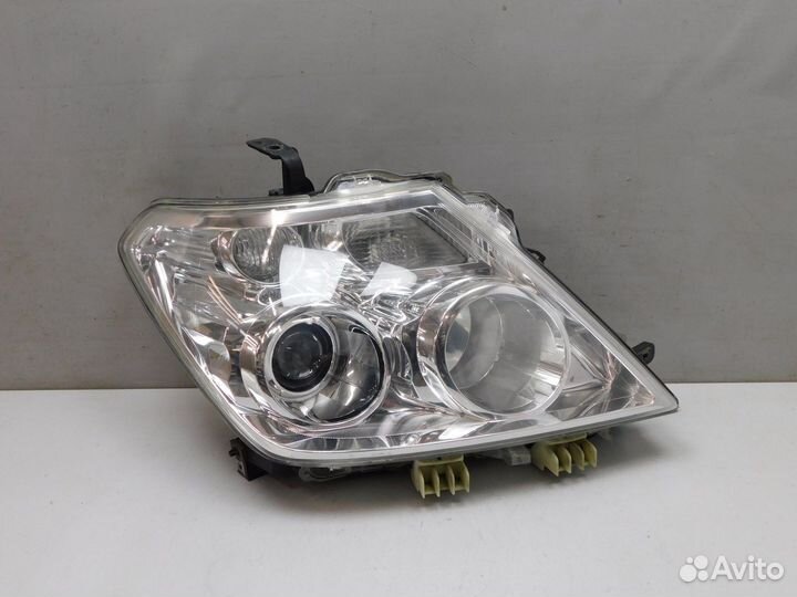 Фара правая Nissan Patrol