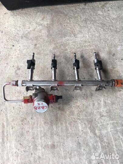 Топливная рампа с форсунками и тнвд VW 1.2 tsi CBZ