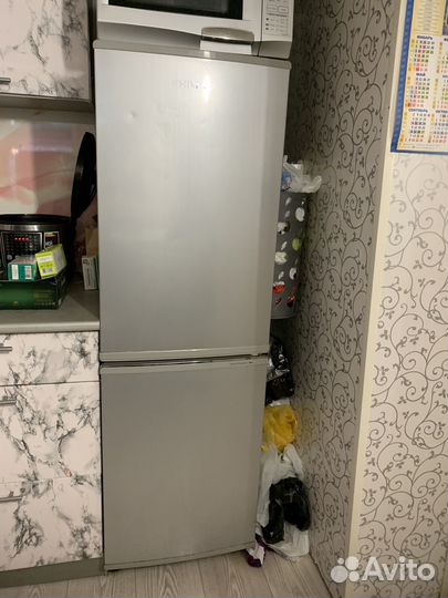 Холодильник shivaki япония. 150 см выс, 47 шир