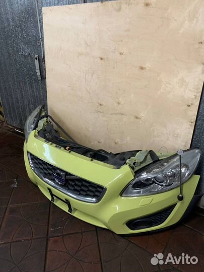 Срез морды Вольво C30 рестайлинг ксенон желтый