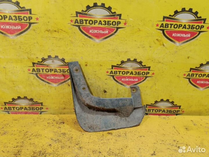 Брызговик передний правый Chevrolet Aveo T250