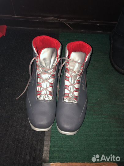 Лыжные ботинки классические