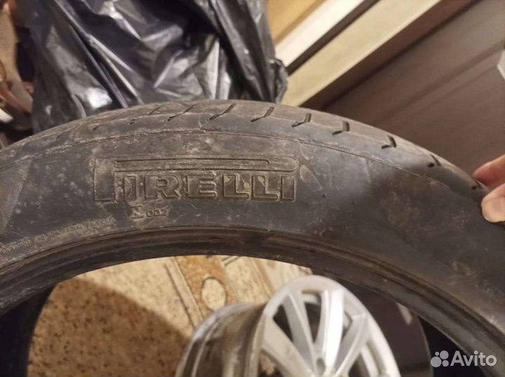 Pirelli P Zero 275/40 R20