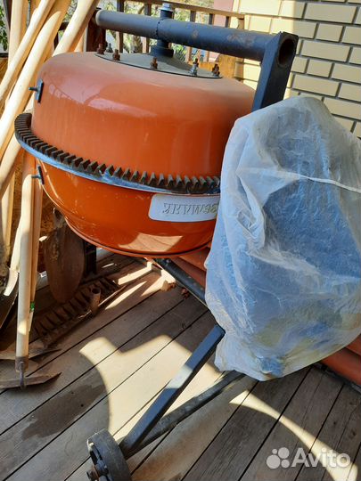 Бетоносмеситель Земляк 375 Вт, 63 л