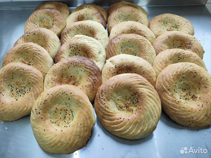 Узбекская тандырная самса, лепешка, патыр